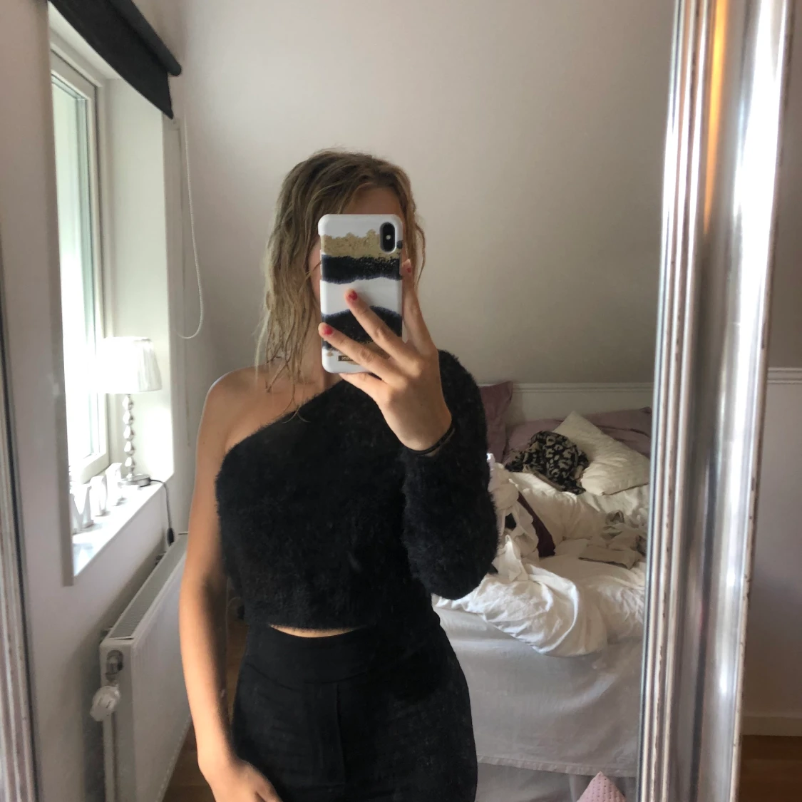 Svart One shoulder tröja - 91