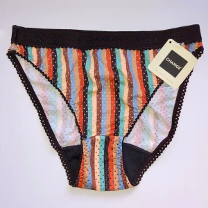 NYA TROSOR - Helt nya jättemjuka trosor med lappen kvar, från Change. Jättefina färger och mycket stretch i midjan och i kanterna! Storlek 38. Köparen står för frakten (11 kr)❤️🧡💛💚💙🖤