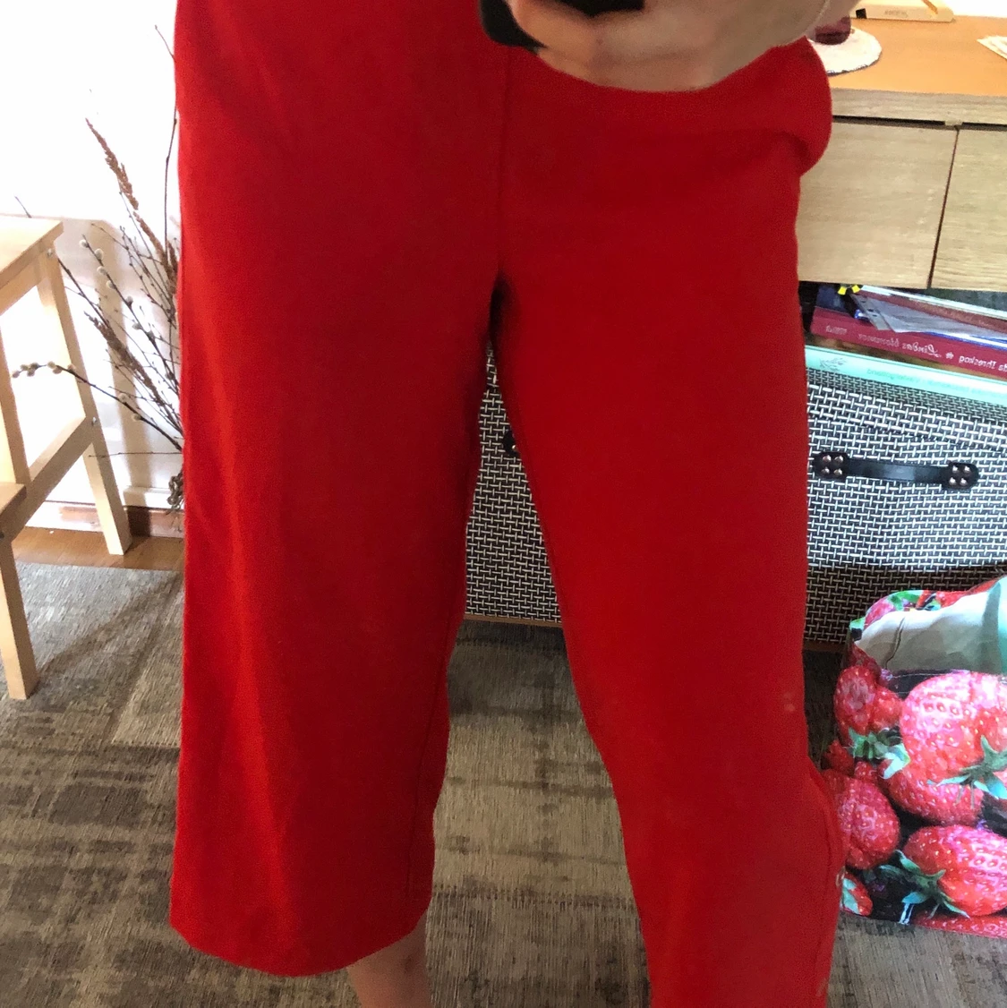 Röda kortare byxor ifrån hm