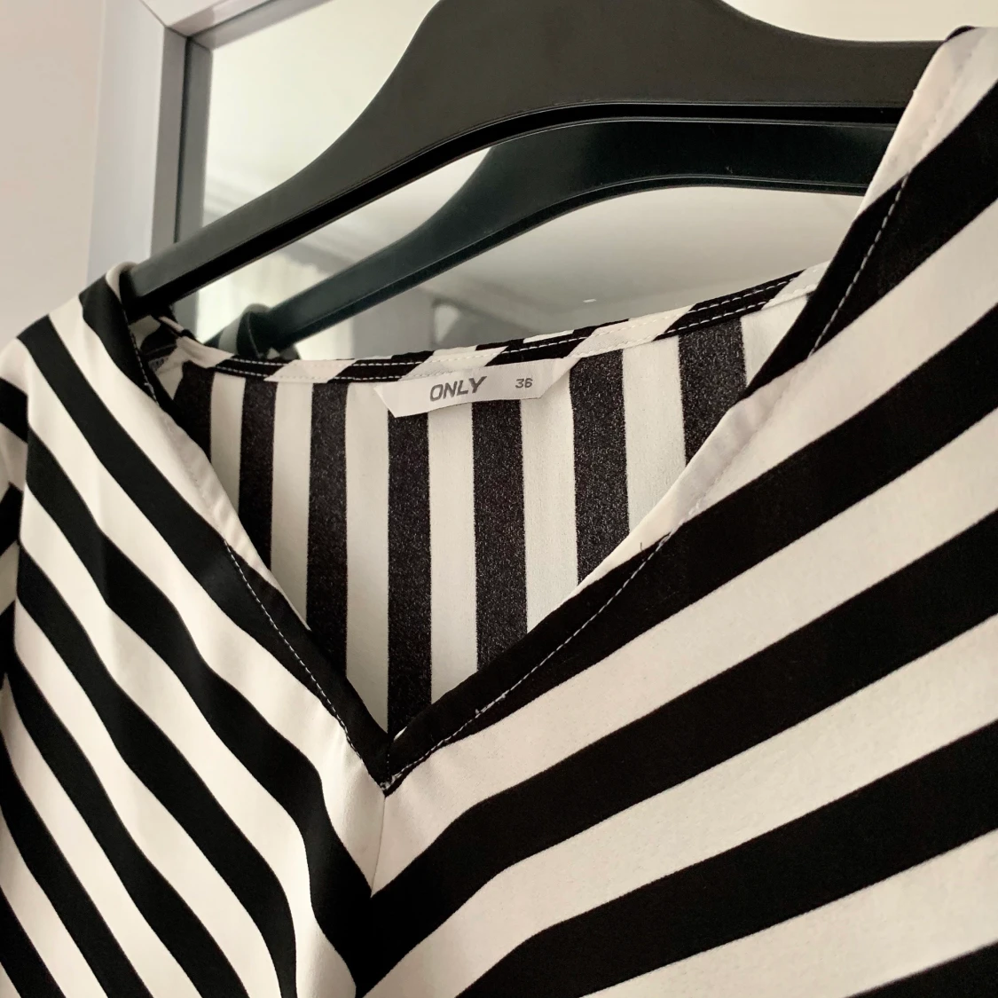 Randig blus från ONLY  - 91
