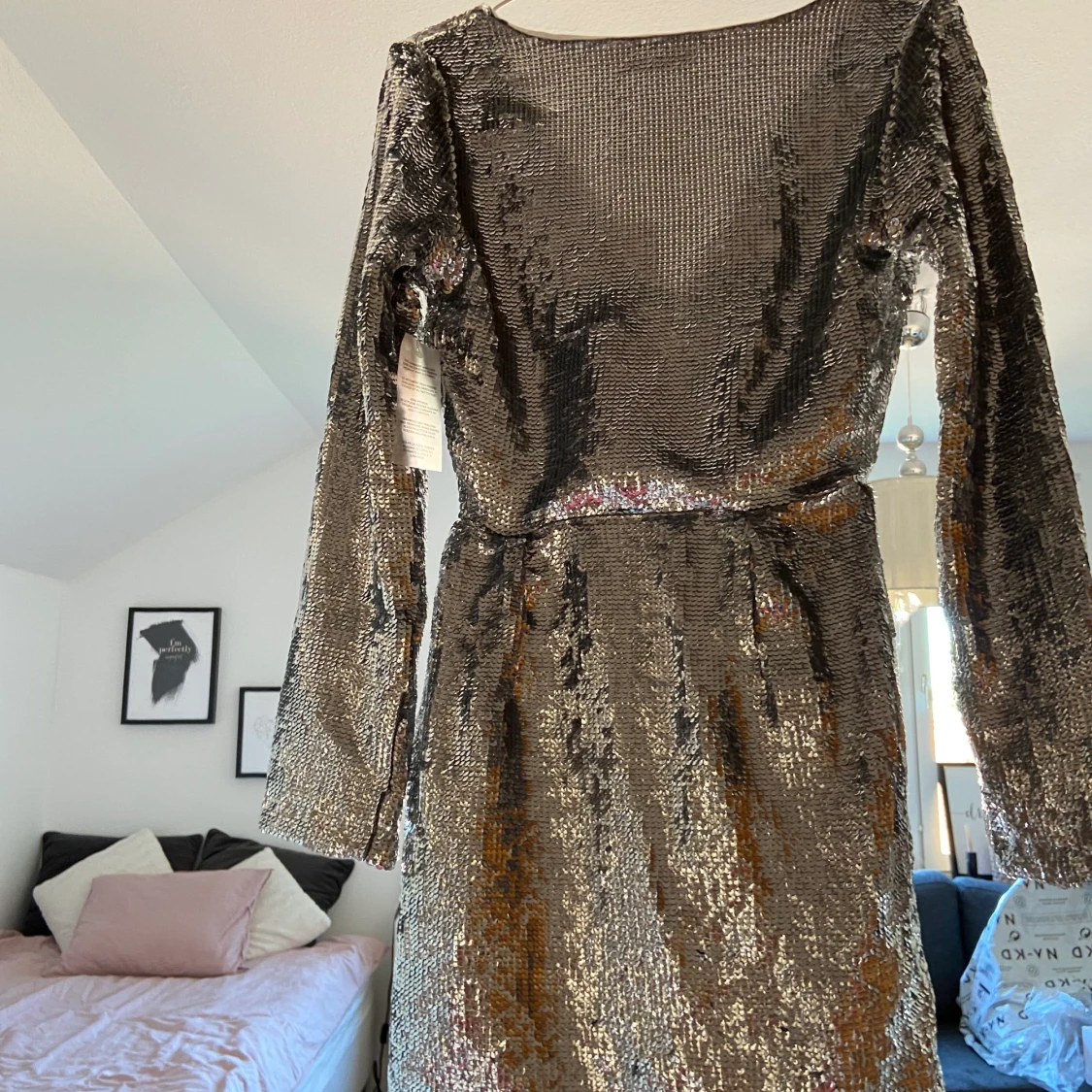 Oanvänd festklänning - 90