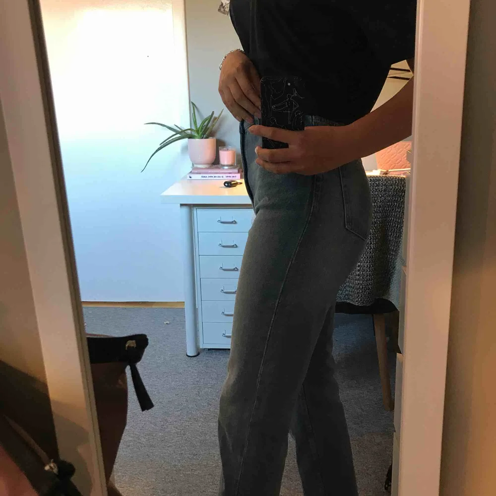 Snygga, helt oanvända mom jeans!💕. Jeans & Byxor.