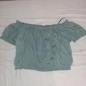  - Fin magtröja som jag inte kommer använda nu pgd av att den är inte min stil:) perfekt skick, är i vanliga fall st S men den funkar i M också💓 mer info ? Kontakta mig. Puss