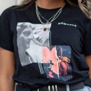  - Jätte fin tröja från Ginatricot. Använt max 3 gånger. Köparen står för frakt🌸 högt pris pga att det är många som vill ha den och den går till personen med högsta budet😊