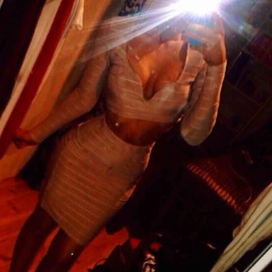  - Set från NLY one, har används vi ett tillfälle. Väldigt kroppsnära i passformen.  Jag har sytt in toppen i axlarna då de åkte ner mycket på mig, men om det inte önskas går det att ta bort. Säljs helst tillsammans 