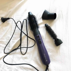  - Remington dry&style, locka håret medans du fönar det🌻 endast testad. Pris kan diskuteras - köparen står för frakt