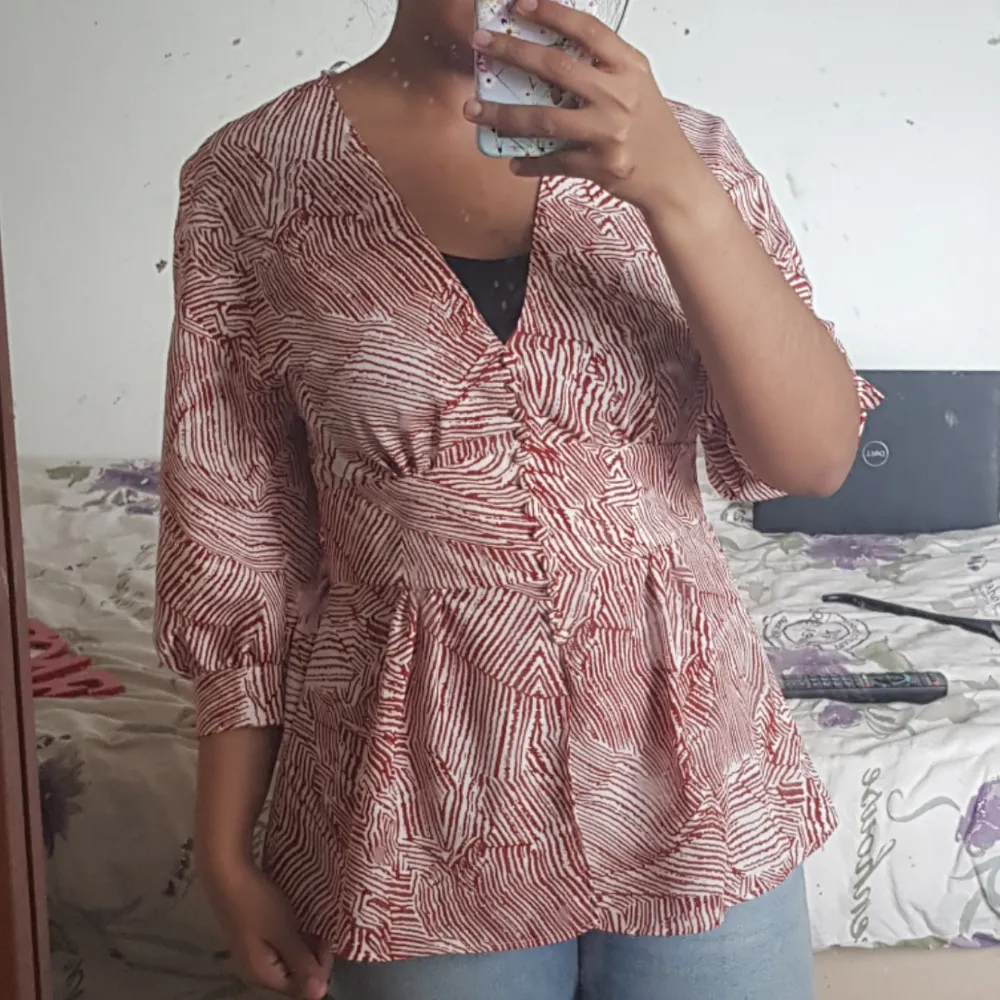 Brand new Topshop blouse. Never worm with tags. Great fit. Blusar.