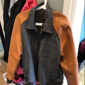  - Nudie skinnjacka helt oanvänd i storlek L