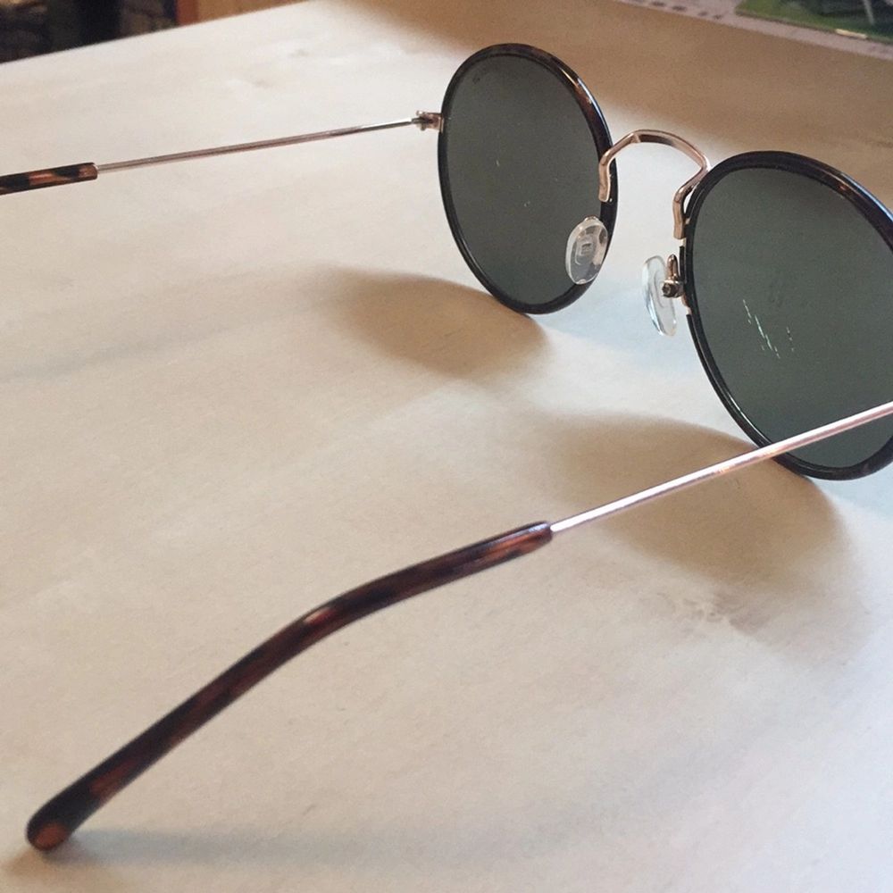 Trendiga glasögon köpta på Åhl | Plick Second Hand