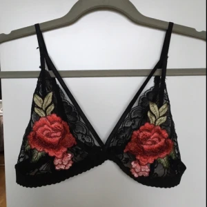  - Superfin softbra som var för stor för mig, endast använd när jag tog bilden och den har lappen+ förpackningen kvar! Frakt 14-28 kr som köparen betalar, ska komma fram inom 2 dagar!