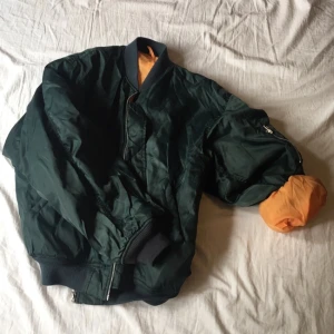  - Bombarjacka 💥 genuin, den "riktiga" 👌