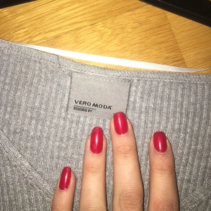  - Veromoda stickad ribbad tröja, använd och tvättat ett par gånger. 