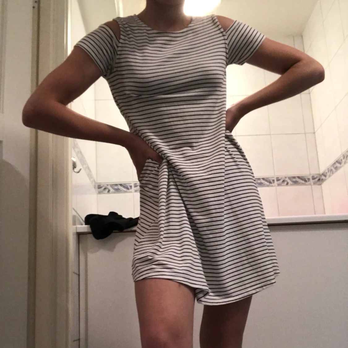 Svart o vit randig klänning - 90