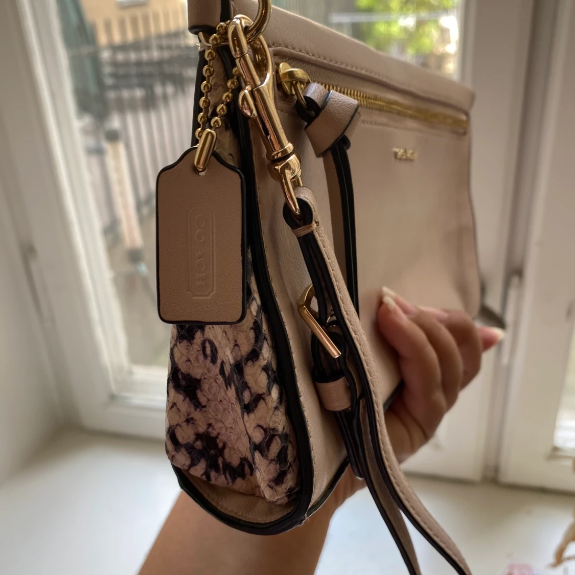 Coach coral clutch - 91