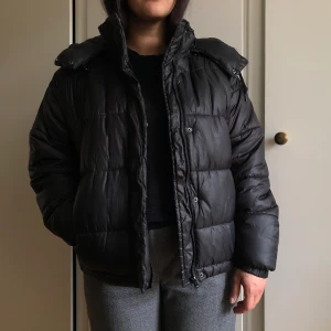 Vinterjacka från Monki - Vinter ”dun” jacka från Monki. Bra skick. Köparen betalar frakt.