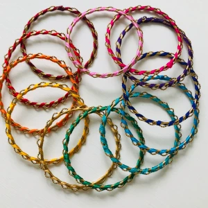 🌈Armband🌈 - Säljer dessa färgglada armband från Indien.🇮🇳  12 st. 60kr för allihop ink frakt.