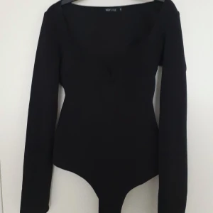 150kr top 💕 - En jätte snygg top från Nelly💕. Frakt ingår i priset! Dma mig för fler bilder🥰