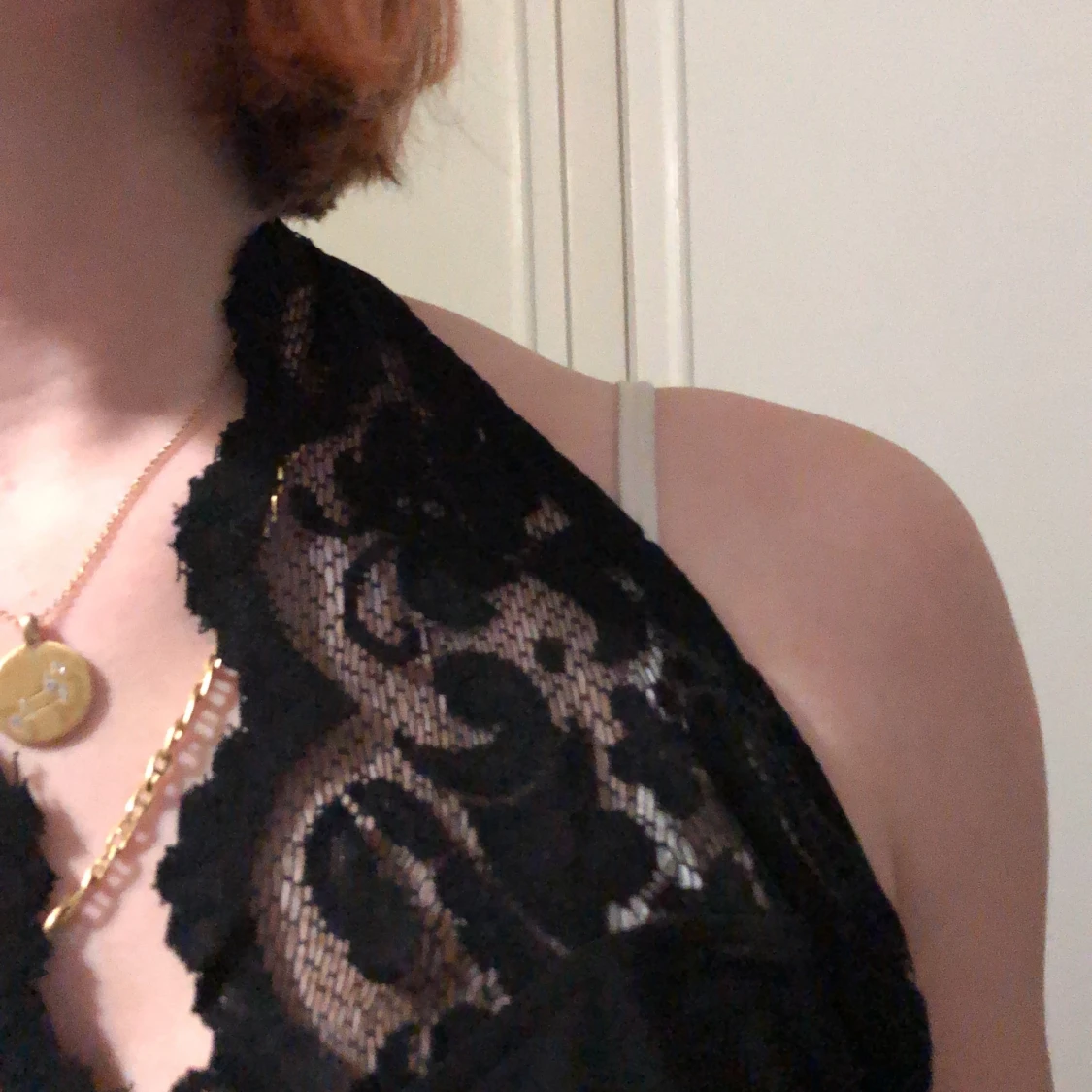 Svart linne med spets - 90