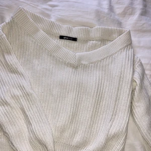 Vit tröja från Gina  - Vit tröja från Gina, använd fåtal gånger, ser ut som ny