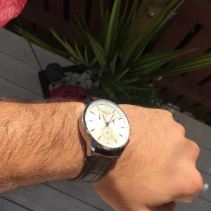 Massimo Dutti Klocka - Stilren - * Massimo Dutti klocka  * Batteribyte har gjorts på den nyligen  * i väldigt gott skick