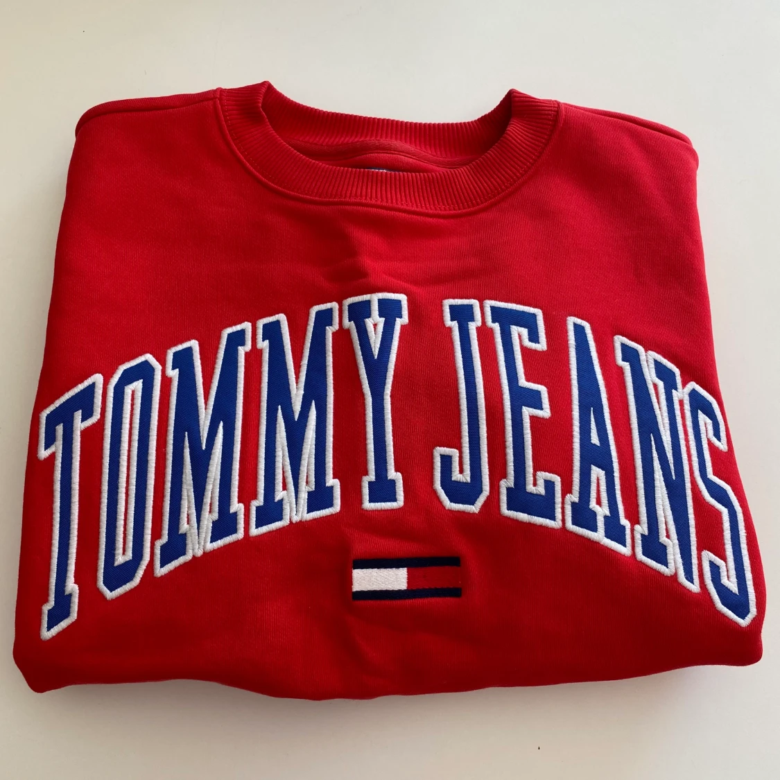 Tommy Hilfiger  - 91