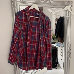 Flanell! - Snygg Oversized flanell. Stl 40 så perfekt stor 🍃💕😌