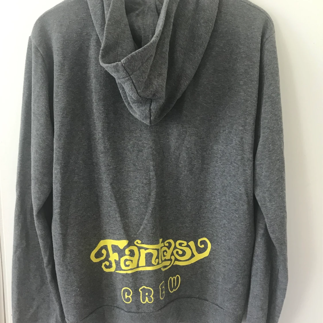 Grå kofta med tryck - 90