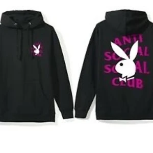 Anti social hoodie - Min älskade anti social social klubb säljer jag nu endast vid ett högt bud. Den är köpt i en highend butik i New york. 