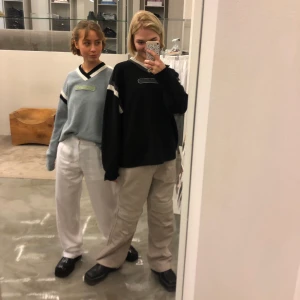  eytys long sleeven i blå och vit!  - Intressekoll på denna superfina eytys long sleeven i blå och vit! Ord pris 2000kr