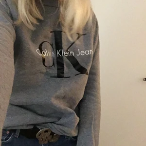 Ck tröja - Försöker mig på att sälja den gamla godingen, en Calvin Celin tröja i fint skick, strl S!