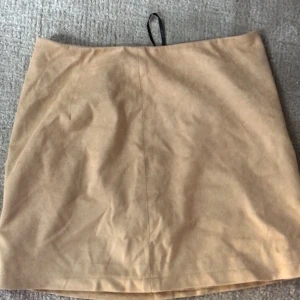 Beige kjol - Använd 1-2 ggr