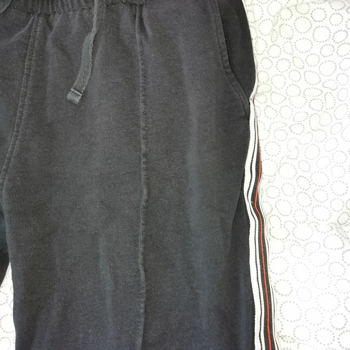 Svarta mjukisbyxor strl s - 91