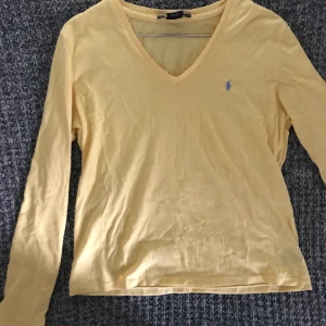 Pastellgul ralphlauren tröja - Äkta!