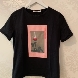 nakd t-shirt  - fint skick. köparen står för frakten!