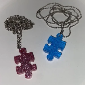 Halsband - Jättefina halsband!! Priset är för ett halsband och det kan diskuteras;)))