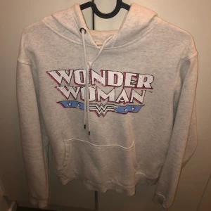 Ljug grå Hoodie Xs - Ljusgrå hoodie men tryck, köparen står för frakten💕 
