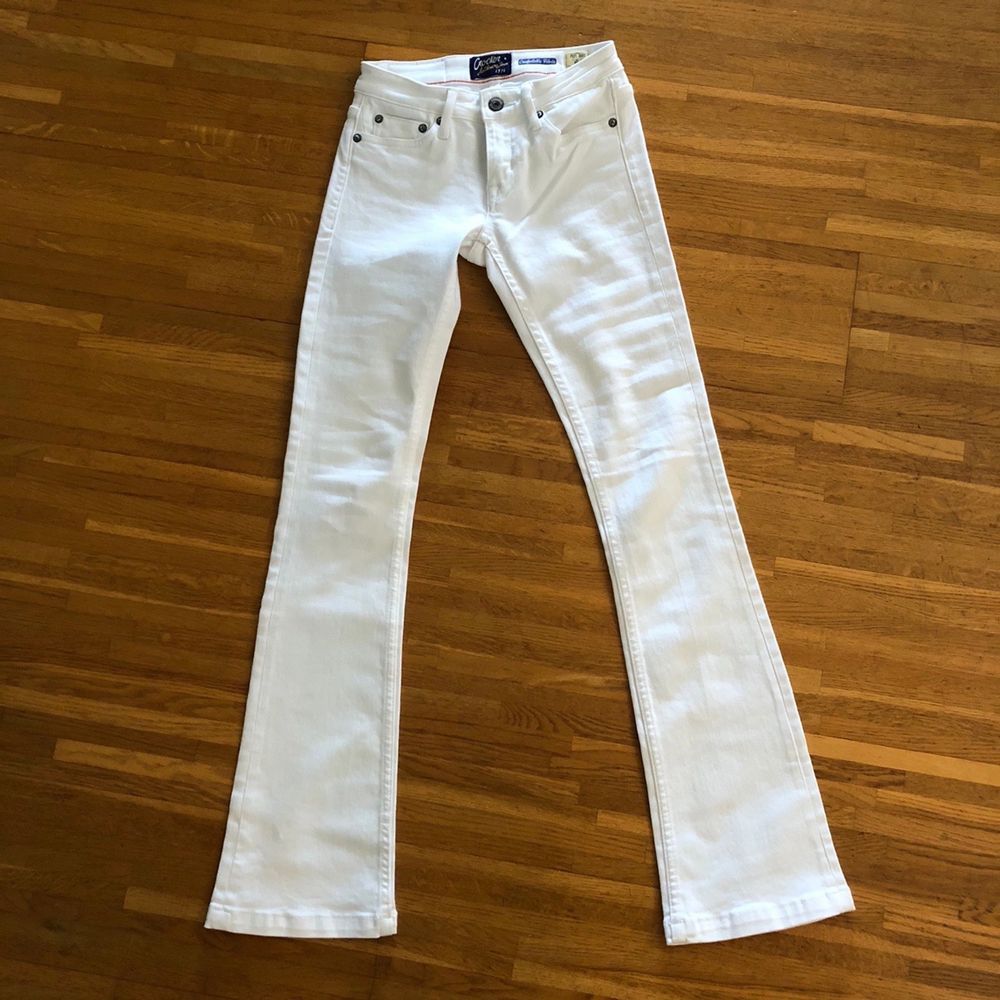 White low rise lågmidjade boot cut jeans from Crocker, size 24”/31”, stretchy. Very y2k, 00s. Great condition!. Jeans & Byxor.