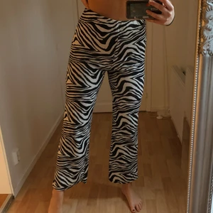 Balla zebrabyxor! - Supercoola och sköna byxor i zebramönster!!😍❤️