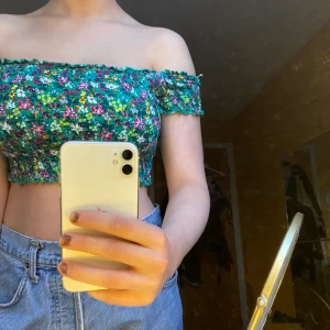 Off shoulder topp - säljer pga för liten för mig, frakt tillkommer 🖤💕😙