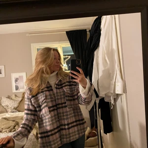 Picknikjacka - En ljust rosa picknikjacka köpt och använd förra hösten😁