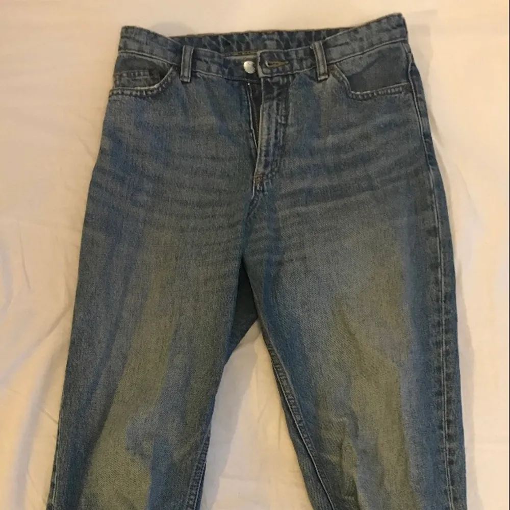 jeans från monki, köpta för länge sen, men knappt användna. Jeans & Byxor.