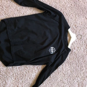 Dope  - I princip ny! En jättefin tröja köpt från ridestore😊 passar även S😇 nypris: 449