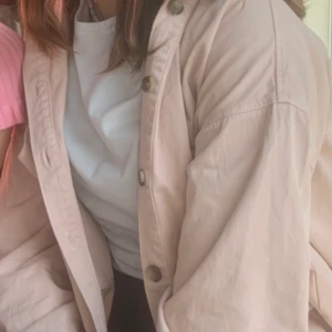 Oversize jacka  - Skitball jacka från ginatricot. Skriv privat för mer bilder