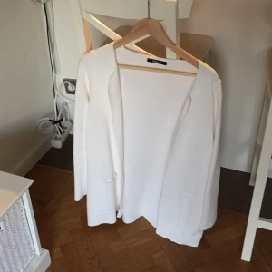  - Kappa/kofta från ginatricot, knappt använd. Pris kan diskuteras.