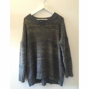  - Gråblå stickad tröja från Urban Outfitters. Supermysig!!!