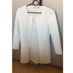  - Kofta i mycket fint skick 