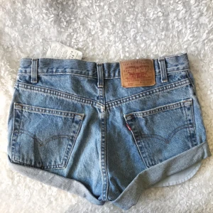  - Äkta Levis shorts med taggar kvar. Aldrig använd. Frakt 40kr💙 pris kan diskuteras 💞