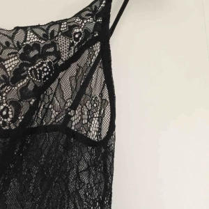  - Spets body från Zara i storlek S! Oanvänd, säljes endast då den är för stor för mig!! 😫