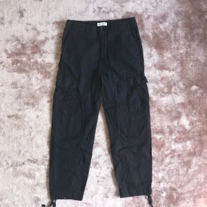  - Herr size 31  Byxorna har öglor för skärp 