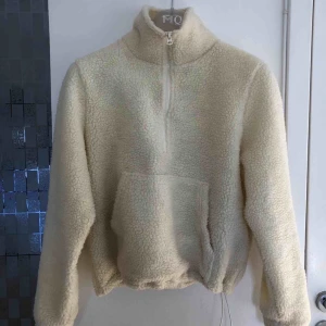  - Fluffig tröja från Carlings 